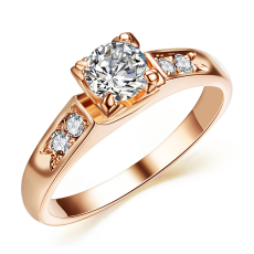 Ring med Austrian Crystals och i 18K Roséguldplätering