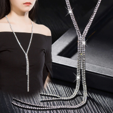 Halsband "Rhinestone Tassel" med strasskristaller och i 925 Sterling Silverplätering