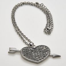 Halsband med skinande stenar i pläterat rhodium