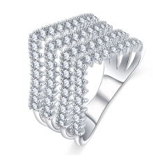 Ring med många små Cubic Zirconia och i 925 Sterling Silverplätering