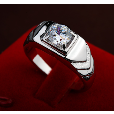 Stilren ring i herrmodell med en Cubic Zirconia och i platinumplätering