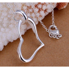 Halsband "Hanging Heart" med 925 Silverplätering