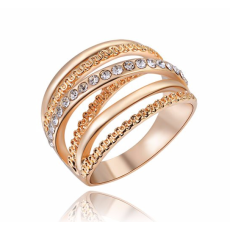Ring med Austrian Crystal och i 18K Roséguldplätering