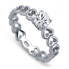 Ring "Hearts" med en Cubic Zirconia samt  i 925 Sterling Silverplätering
