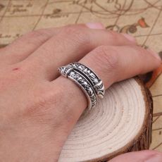 Ring  "Drakhuvud"  i Antik 925 Sterling Silverplätering