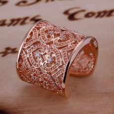 Ring med Cubic Zirconia och i 18K Roséguldplätering