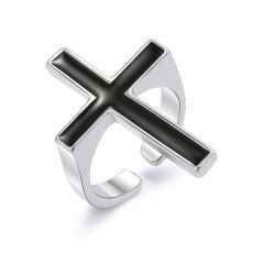 Ring  "Black Cross" i 925 Sterling Silverplätering