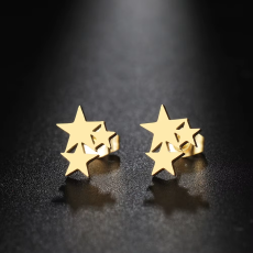 Örhängen "Three stars"  i  rostfritt stål och med 18K Guldplätering