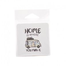 Kylskåpsmagnet husbil "home is where you park it" vit och pastell