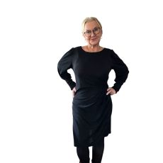 Klänning glittrig med drapering