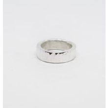 Ring med cool hamring