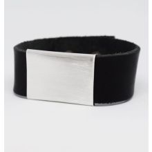 Läderarmband med borstad silverbricka