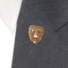 Kavajnål Teatermask