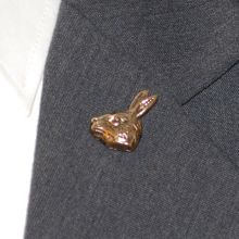 Kavajnål Hare