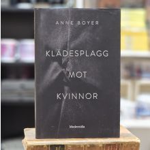 Bok - Klädesplagg mot kvinnor