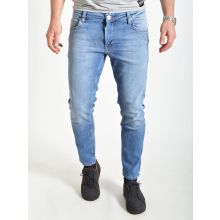 Max Empty Blue Plain