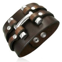 Läderarmband med metalldetaljer