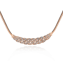 Halsband med många små stenar i Cubic Zirconia och i 18 K Guldplätering