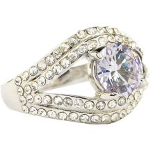 Ring med en stor och många små Cubic Zirconia och i Platinumplätering