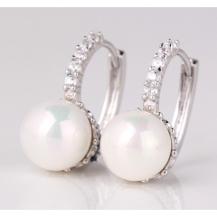 Örhängen "Pearl" med Cubic Zirconia och Vit pärla i 18 K Vit Guldplätering
