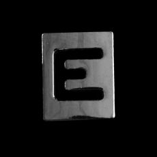 Fyrkantig bokstav till armband - E