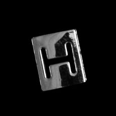 Fyrkantig bokstav till armband - H