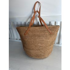 Handgjord väska Fairtrade. Ljusbrun med läderband.
