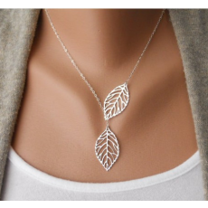 Halsband "Leaf" -Silverfärgad